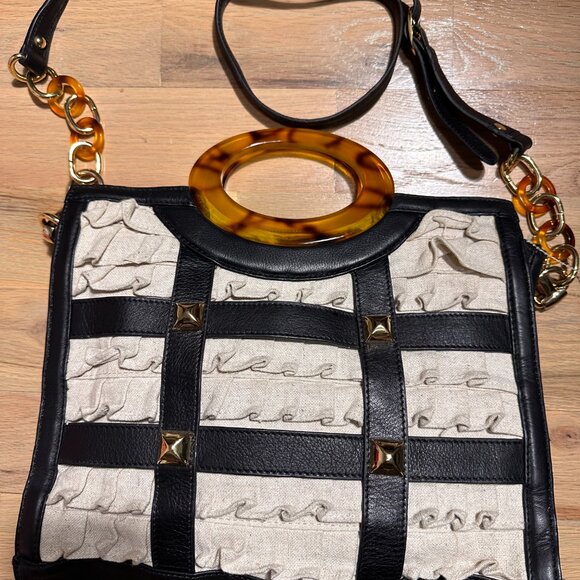 Extinction by Iris Apfel - Picture 5 of 5